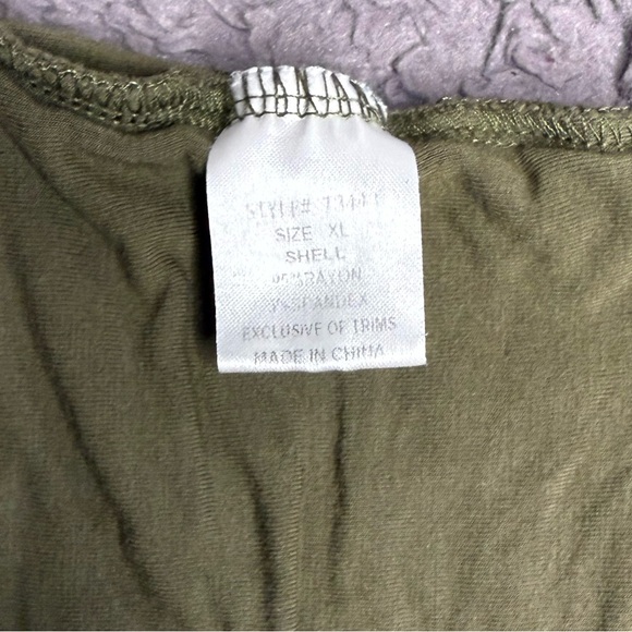 Fashion Nova Olive Green, White, and Black Crop Tops - Picture 12 of 12